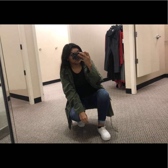 Meet your Posher, Val - Picture 1 of 1